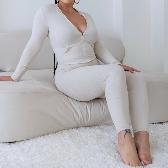 🆕 Naturyl Textured Lounge Leggings Cream - Picture 3 of 8